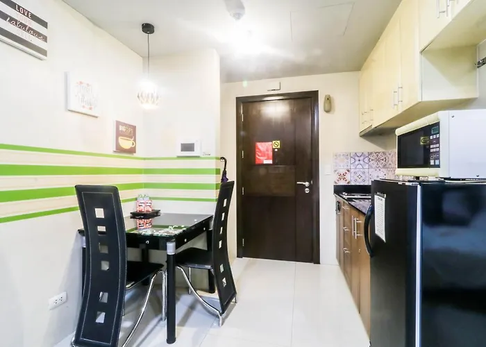 Prs At One Palm Tree Near T3 Airport * マニラ市