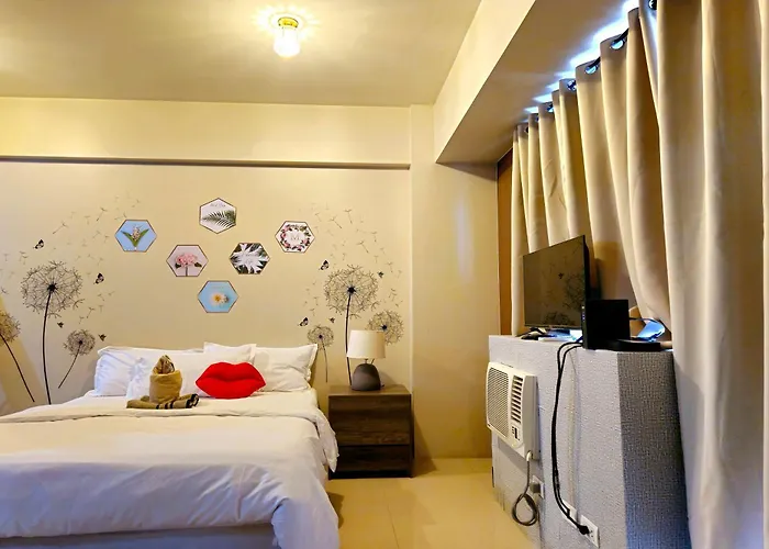 Prs At One Palm Tree Near T3 Airport *
